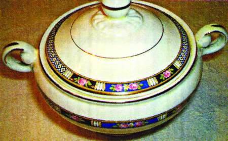 TST874 Sugar Bowl & Lid
