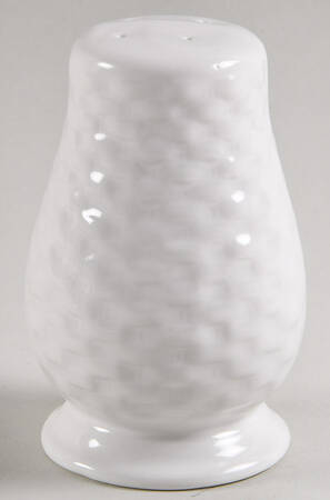 Basket Wreath Pepper Shaker