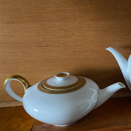 423 Teapot & Lid