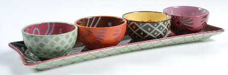 Vivre Dip Bowl Set-4 Motif Bowls & Tray