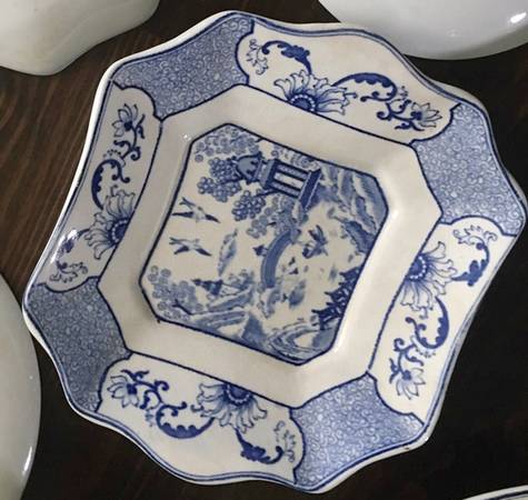 Kang He Square Handled Cake Plate