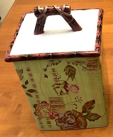 Thalia Large Canister & Lid