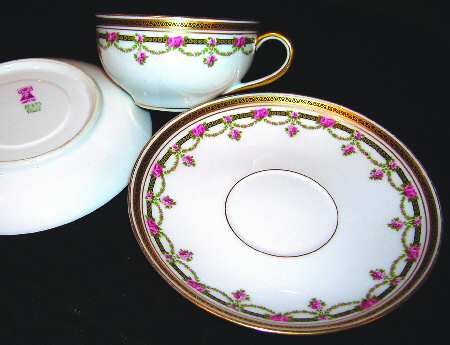 6720 Flat Cup & Saucer Set