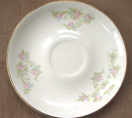 TST892 Saucer