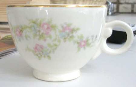 TST892 Footed Cup