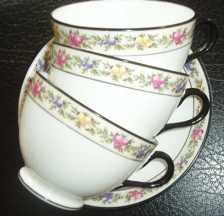 8038 Footed Cup