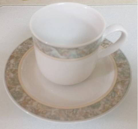 THU347 Flat Cup & Saucer Set