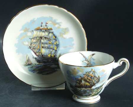 D780 Footed Cup & Saucer Set