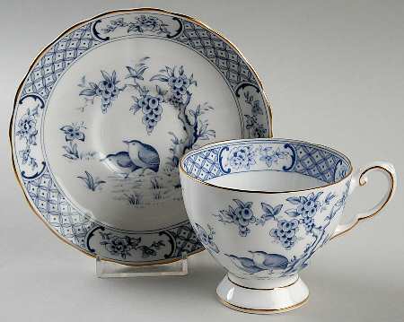 C8939 Footed Cup & Saucer Set