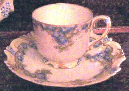 TRV612 Footed Cup & Saucer Set