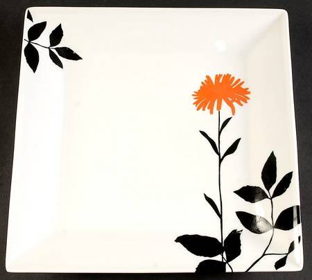 Graphic Floral Dinner Plate