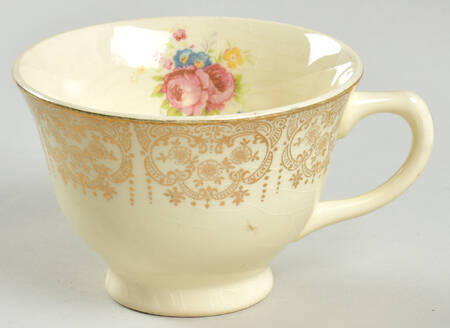 TST728 Footed Cup