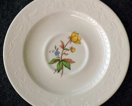 TST735 Saucer