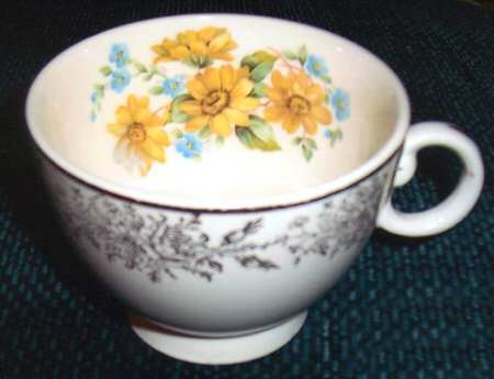 TST918 Footed Cup