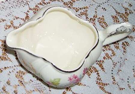 TST738 Creamer