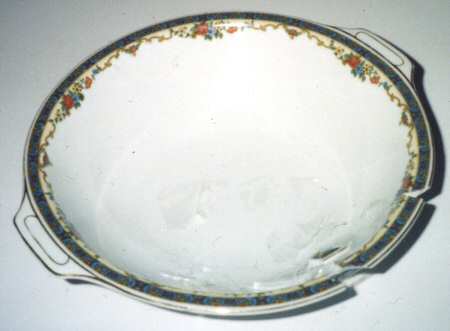 THU372 Handled Cake Plate