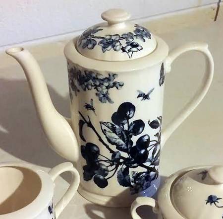 Austin Floral Indigo Tea/Coffee Pot & Lid