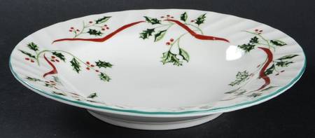 Holly Ribbon Rim Soup Bowl