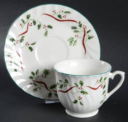 Holly Ribbon Footed Cup & Saucer Set