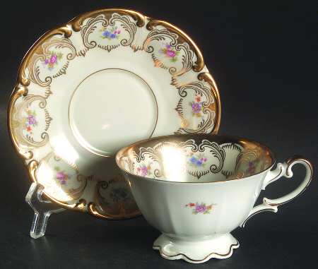 585 Footed Cup & Saucer Set