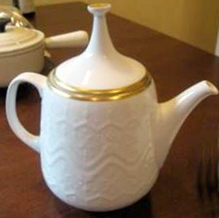 TIR525 Teapot & Lid