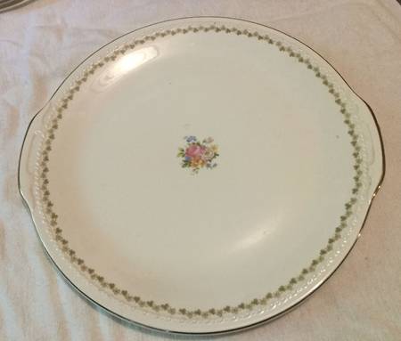 TST928 Handled Cake Plate