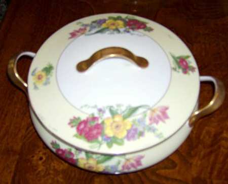 17715 Round Covered Vegetable