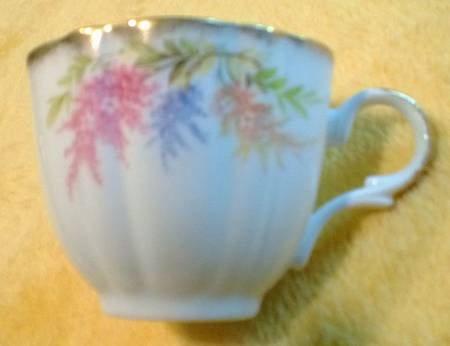 TKE16 Footed Cup