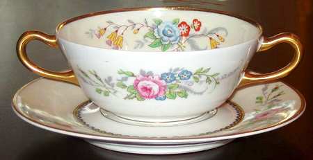 TRV653 Footed Cream Soup Bowl & Saucer Set