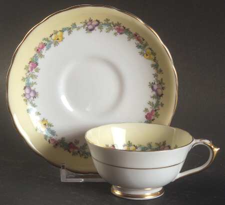 C8952 Footed Demitasse Cup & Saucer Set