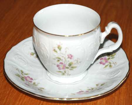 THU437 Flat Cup & Saucer Set
