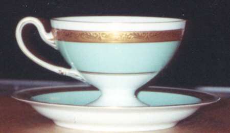 1182 Footed Cup & Saucer Set