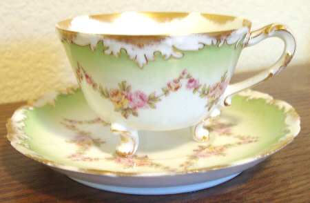 TRV668 Footed Cup & Saucer Set