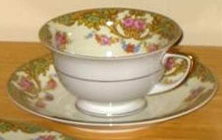 18379 Footed Cup & Saucer Set