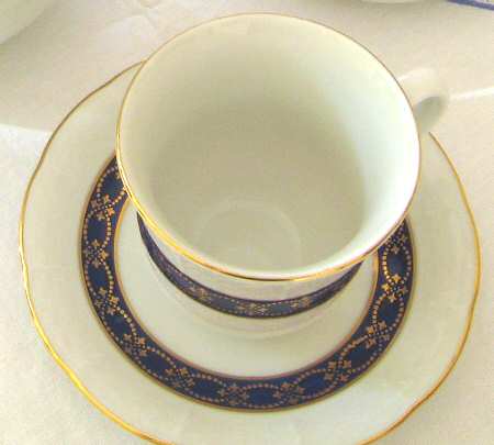 THU394 Flat Cup & Saucer Set
