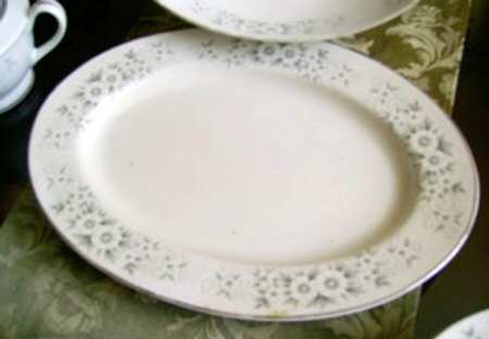 T1Z2 11" Oval Serving Platter