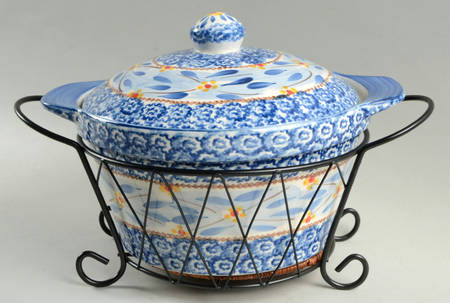 Old World Blue 2.5 Qt Round Covered Casserole & Metal Stand