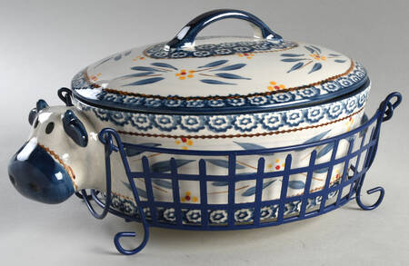 Old World Blue 2.5 Qt Oval Covered Casserole & Metal Stand