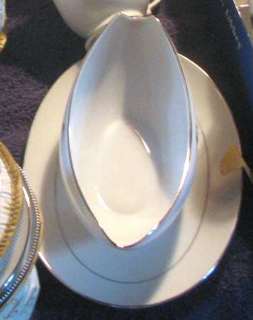 Harvest Gravy Boat with Attached Underplate
