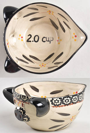 Old World Black 2 Cup Measuring Cup