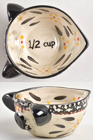 Old World Black 1/2 Cup Measuring Cup