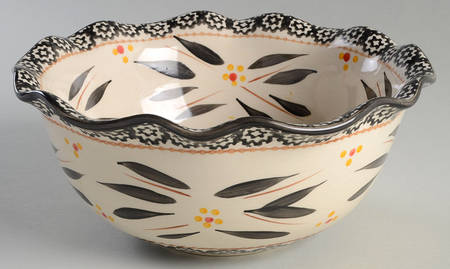 Old World Black 9" Scalloped Bowl