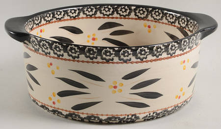 Old World Black 9" Round Handled Baker