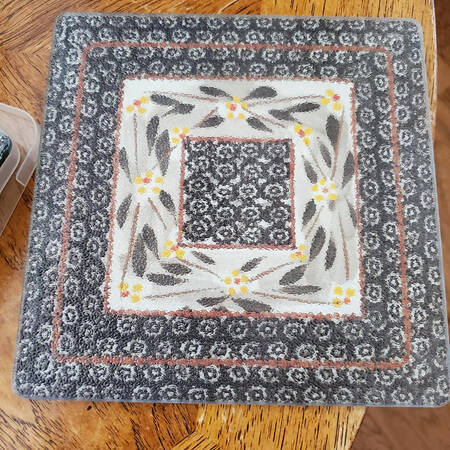 Old World Black Glass Trivet for 7" Square Baker