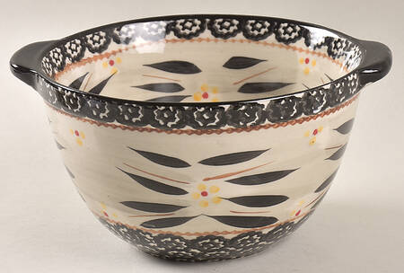 Old World Black 7" 1.5 Qt Round Bowl