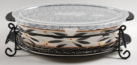 Old World Black 13" Oval Baker w/Plastic Lid, Lid-It & Metal Stand