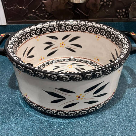 Old World Black Glass Lid for Round Stacking Baker