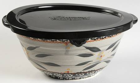 Old World Black 9" Mixing Bowl & Plastic Lid