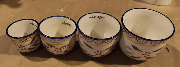 Old World Confetti Measuring Cup Set (1 Cup,1/2 Cup,1/3 Cup,1/4 Cup)
