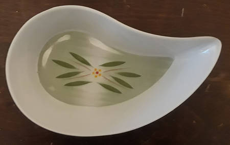Old World Green 7" Melamine Petal Bowl